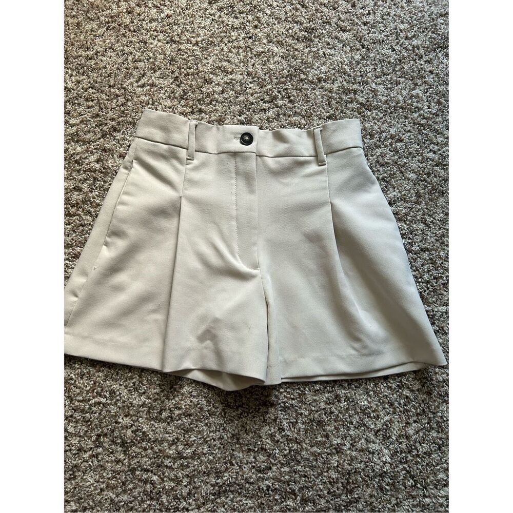Zara Pleated Khaki Dress Shorts w/ Pockets Size S 75% Polyester Tan